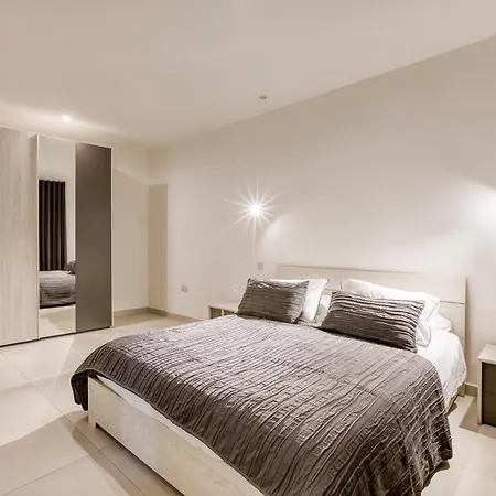 Apartament Wonderful Marina 3br Home, With Lux Interior W/ac By 360 Estates