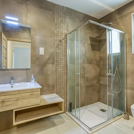 Apartament Wonderful Marina 3br Home, With Lux Interior W/ac By 360 Estates