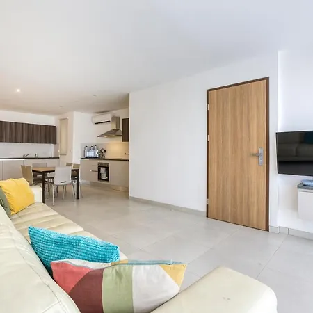 Wonderful Marina 3br Home, With Lux Interior W/ac By 360 Estates Tal-Pietà