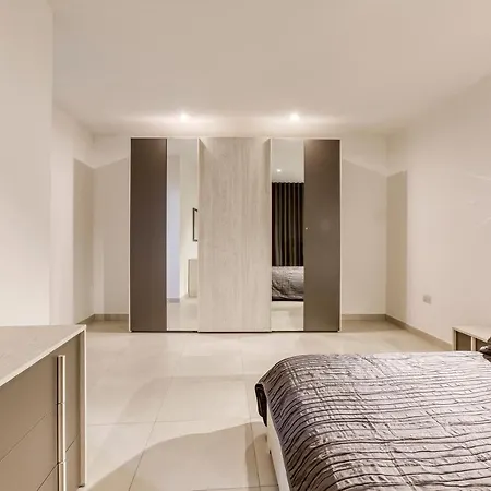 Wonderful Marina 3br Home, With Lux Interior W/ac By 360 Estates