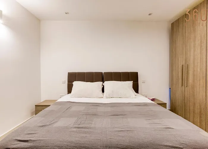 Wonderful Marina 3br Home, With Lux Interior W/ac By 360 Estates *