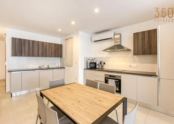 Lejlighed Wonderful Marina 3br Home, With Lux Interior W/ac By 360 Estates