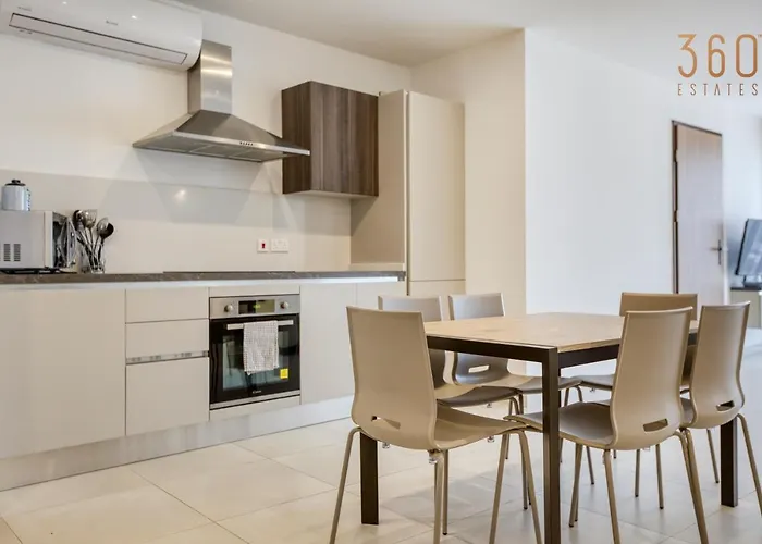 Lejlighed Wonderful Marina 3br Home, With Lux Interior W/ac By 360 Estates