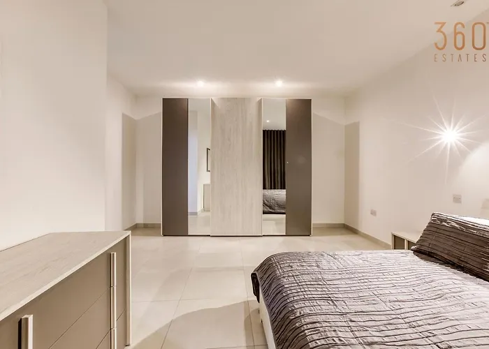 Wonderful Marina 3br Home, With Lux Interior W/ac By 360 Estates